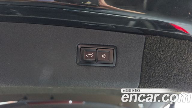 Bentley Bentayga 2018 — photo 28