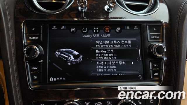 Bentley Bentayga 2018 — photo 33