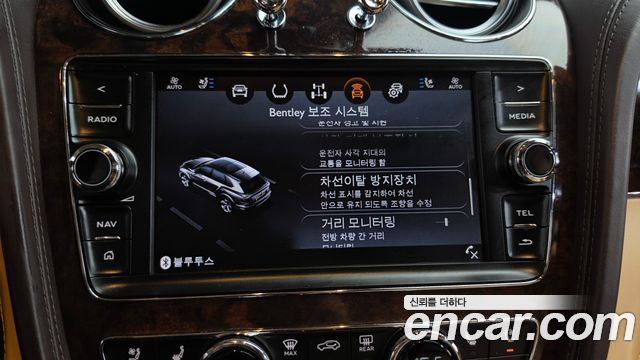 Bentley Bentayga 2018 — photo 34