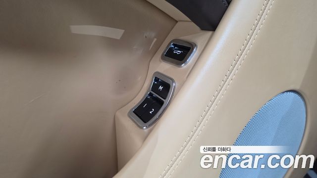 Bentley Bentayga 2018 — photo 36