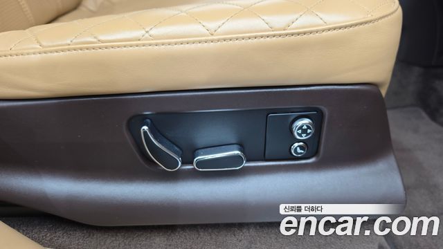 Bentley Bentayga 2018 — photo 44