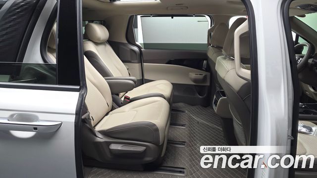Kia Canival 2025 — photo 17