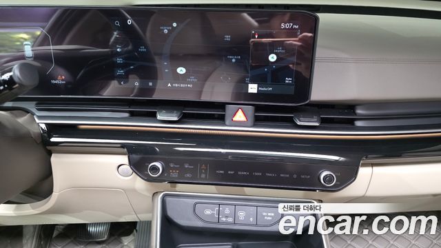 Kia Canival 2025 — photo 19