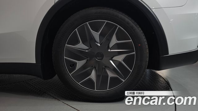 Tesla Model Y 2026 — photo 7