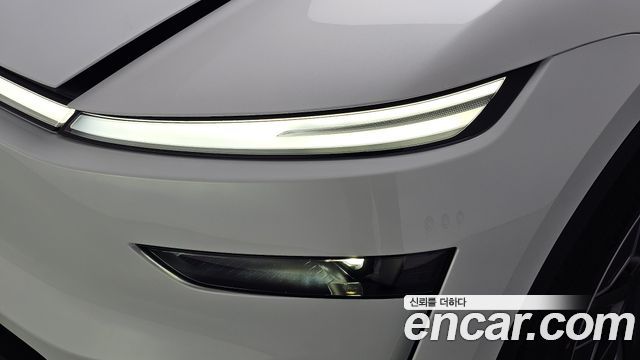 Tesla Model Y 2026 — photo 8