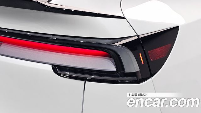 Tesla Model Y 2026 — photo 9