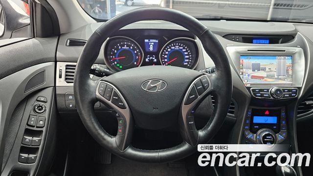 Hyundai AVANTE 2013 — photo 13