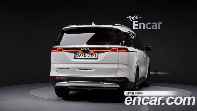 Kia Canival 2021 — photo 4