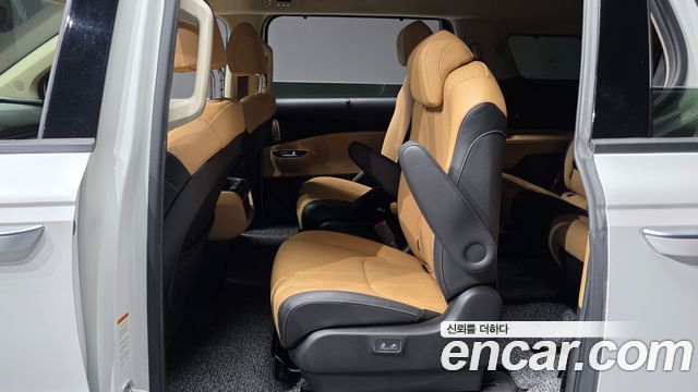 Kia Canival 2021 — photo 19