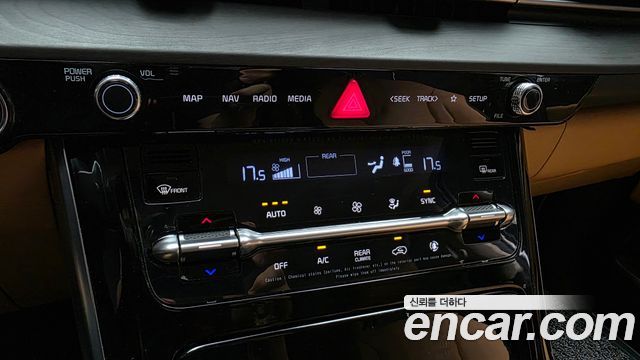 Kia Canival 2021 — photo 22