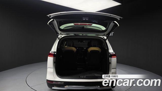 Kia Canival 2021 — photo 26