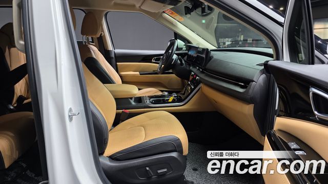 Kia Canival 2021 — photo 16