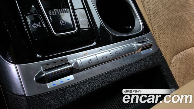 Kia Canival 2021 — photo 32