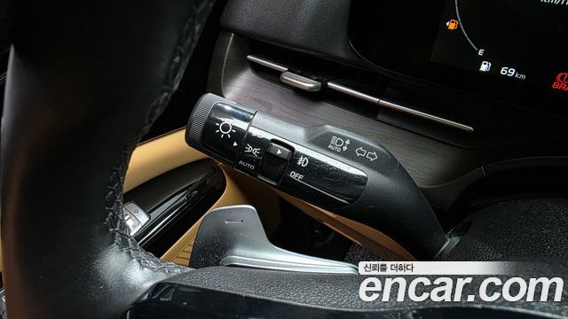 Kia Canival 2021 — photo 34