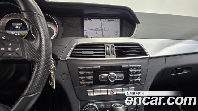 Mercedes-Benz C-Class 2014 — photo 12