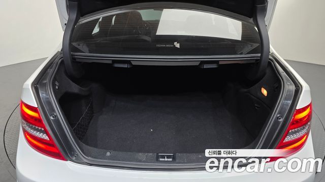 Mercedes-Benz C-Class 2014 — photo 17