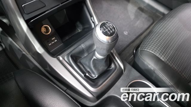 Hyundai AVANTE 2015 — photo 9