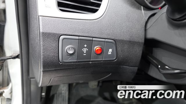 Hyundai AVANTE 2015 — photo 18