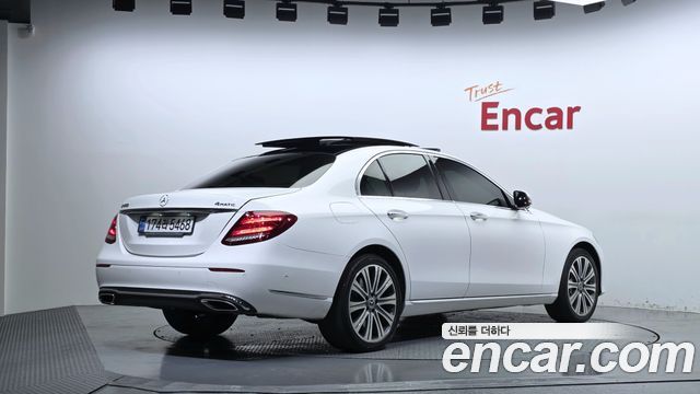Mercedes-Benz E-Class 2020 — photo 2