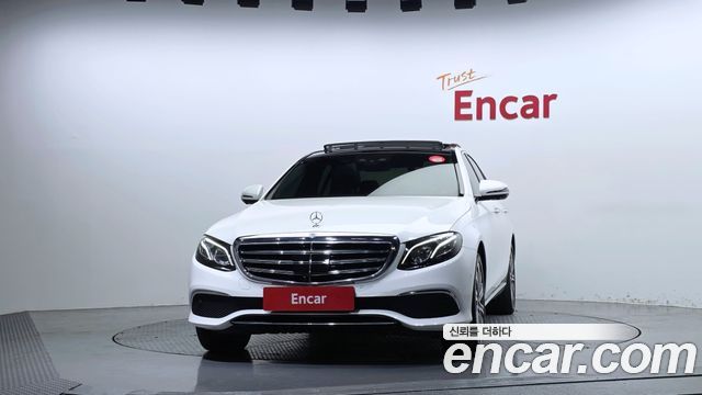 Mercedes-Benz E-Class 2020 — photo 3