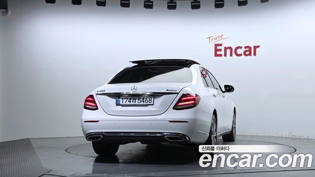 Mercedes-Benz E-Class 2020 — photo 4