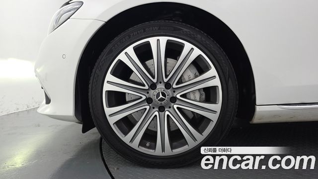 Mercedes-Benz E-Class 2020 — photo 5