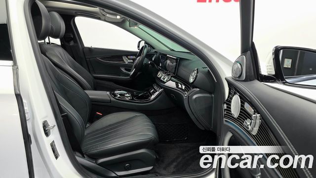 Mercedes-Benz E-Class 2020 — photo 12