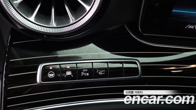 Mercedes-Benz E-Class 2020 — photo 18