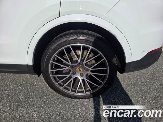 Porsche Cayenne 2022 — photo 7