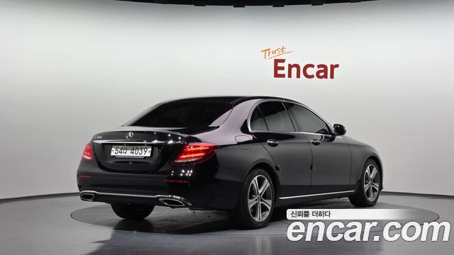 Mercedes-Benz E-Class 2019 — photo 2