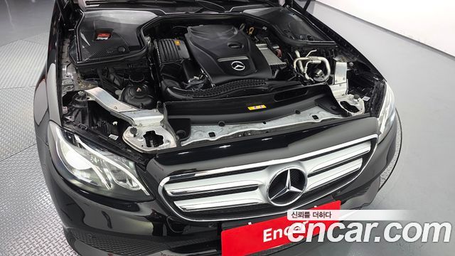 Mercedes-Benz E-Class 2019 — photo 6