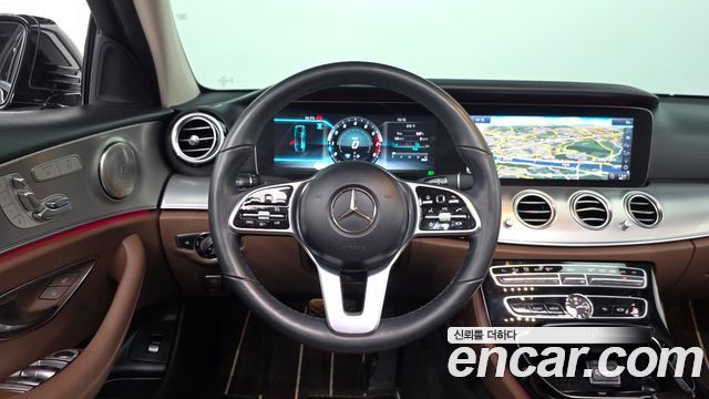 Mercedes-Benz E-Class 2019 — photo 19