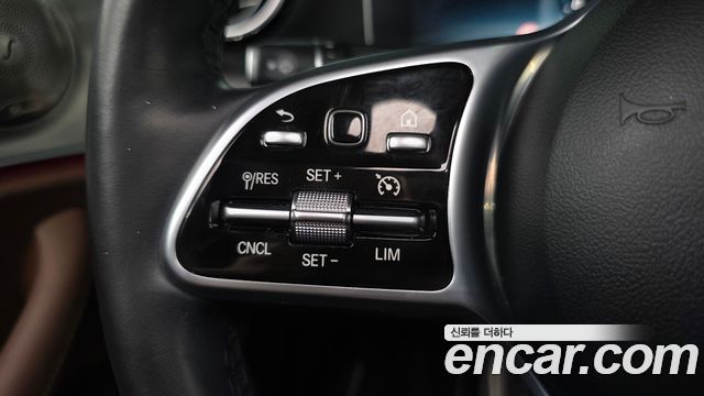 Mercedes-Benz E-Class 2019 — photo 23