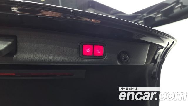 Mercedes-Benz E-Class 2019 — photo 29
