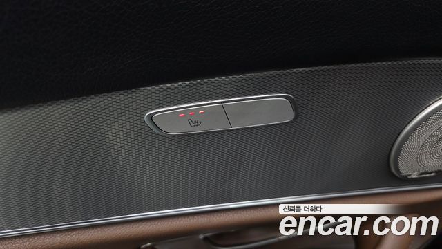 Mercedes-Benz E-Class 2019 — photo 32