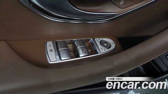 Mercedes-Benz E-Class 2019 — photo 35