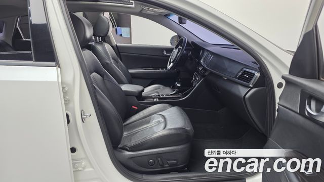 Kia K5 2016 — photo 17