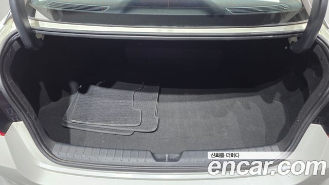 Kia K5 2016 — photo 26