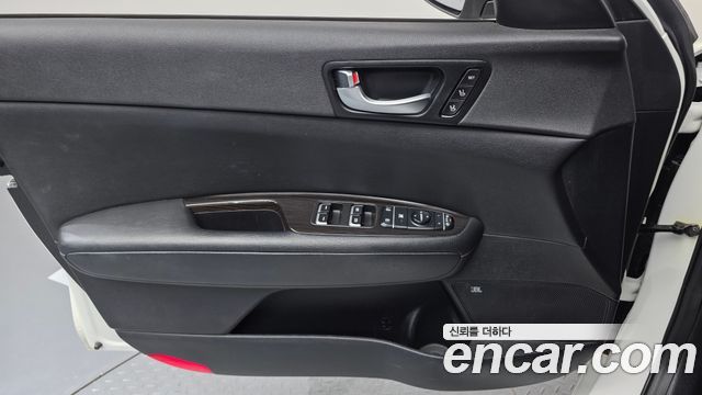 Kia K5 2016 — photo 14