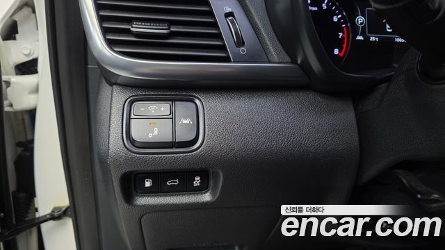 Kia K5 2016 — photo 32