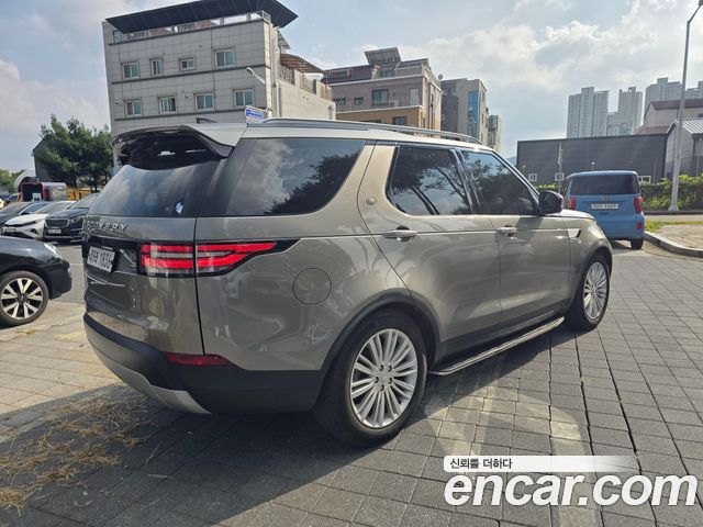 Land Rover Discovery 2018 — photo 4