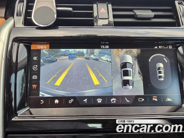 Land Rover Discovery 2018 — photo 9