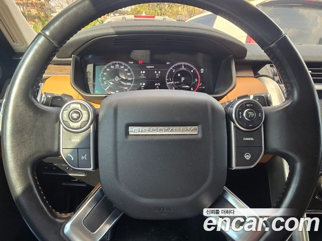 Land Rover Discovery 2018 — photo 10