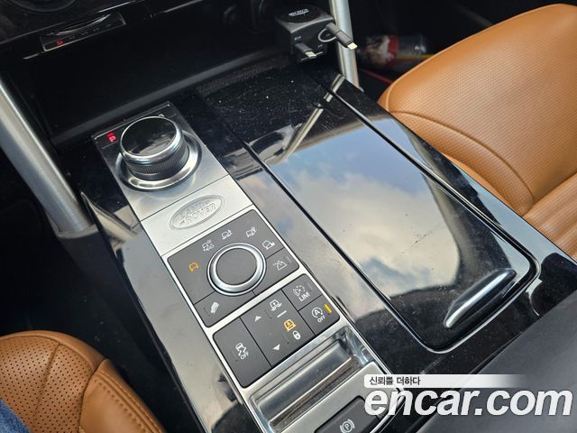 Land Rover Discovery 2018 — photo 11