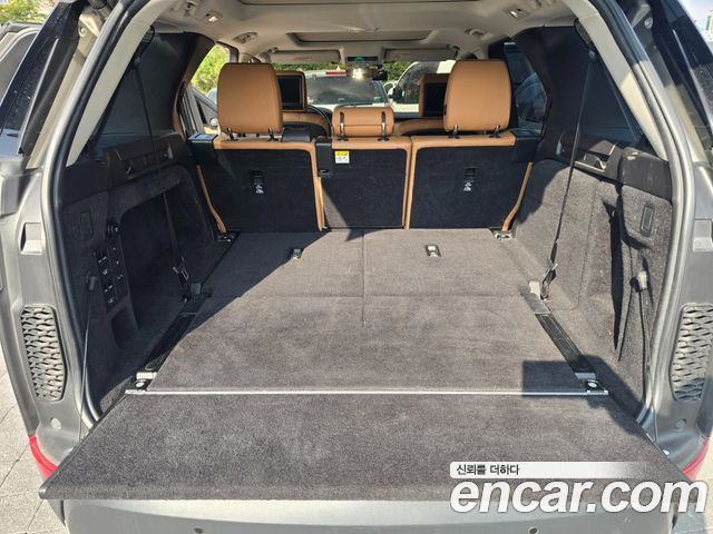 Land Rover Discovery 2018 — photo 14