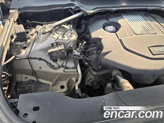 Land Rover Discovery 2018 — photo 15