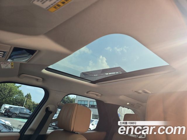 Land Rover Discovery 2018 — photo 18
