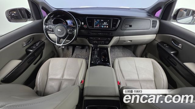 Kia Canival 2018 — photo 7