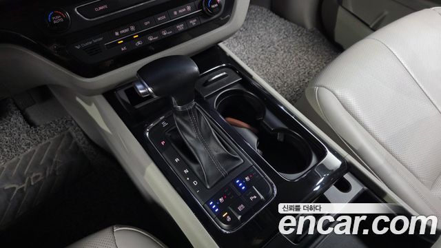 Kia Canival 2018 — photo 9