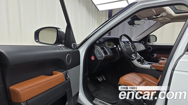 Land Rover Range Rover Sport 2017 — photo 13